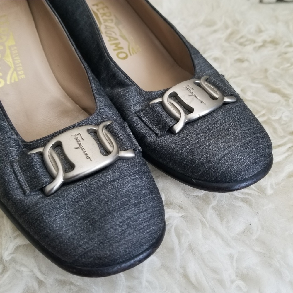 Salvatore Ferragamo Gray Heels with Sophisticated Design - Picture 3 of 13